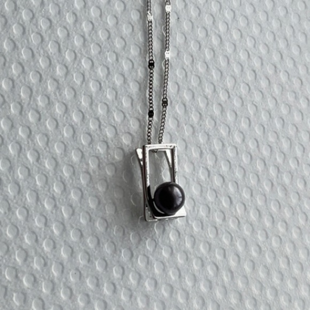 NWOT 7-8mm AA Quality Freshwater Cultured Pearl Pendant in Athena Black